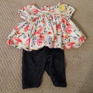 Baby girl's Bubble top and capris